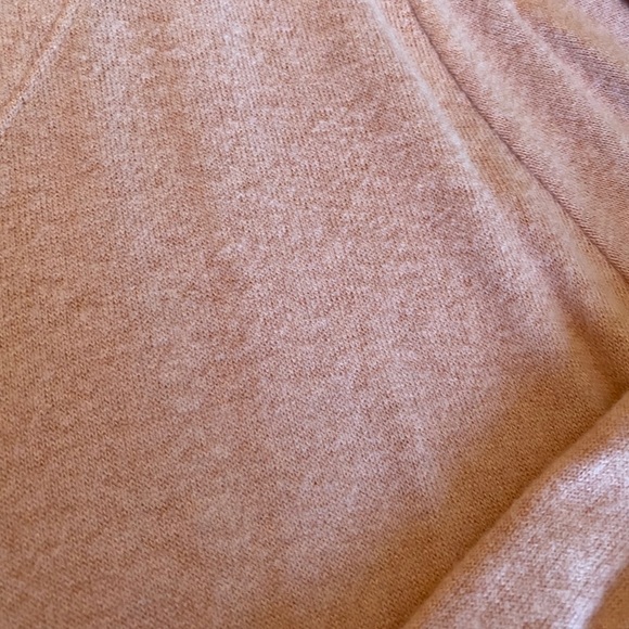 Pink sweater - Picture 3 of 3